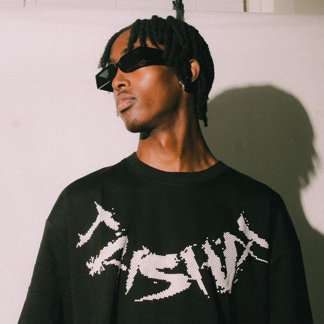 NOIR SHAISTY TEE